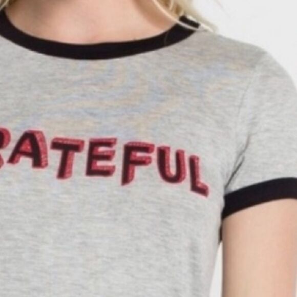 “Grateful” Graphic Print Tee - Picture 4 of 13